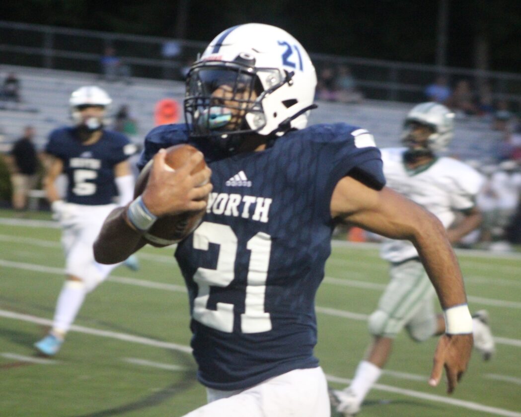 HS Football Roundup Titans get to 90, ‘Hawks edge ‘Dogs News